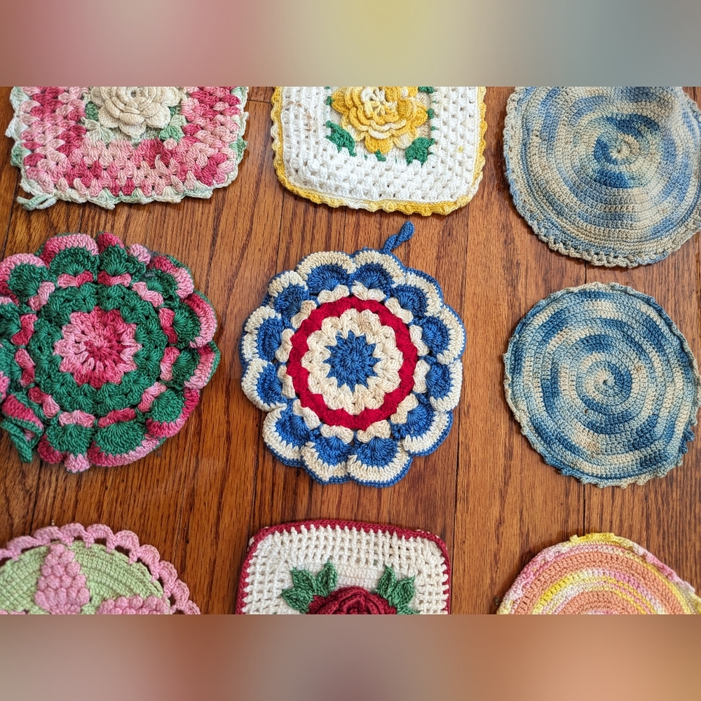 Vintage Handmade Hotpad Collection - Picture 3 of 6